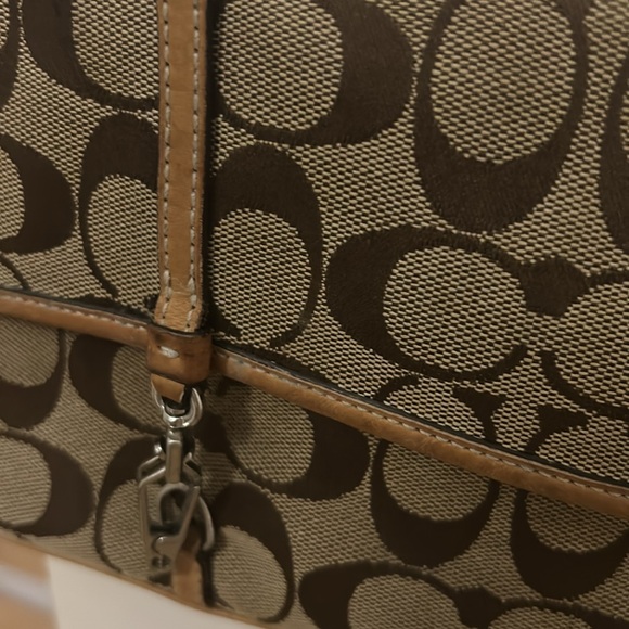 Coach vintage bag from ‘02. Good condition a few wear marks. Canvas and leather - Picture 3 of 7